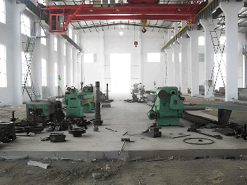 機(jī)床修理現(xiàn)場(chǎng)